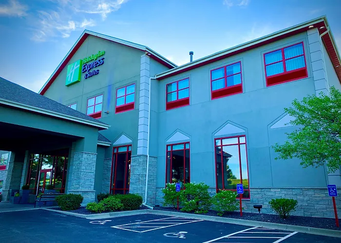 Holiday Inn Express & Suites - Olathe North By Ihg