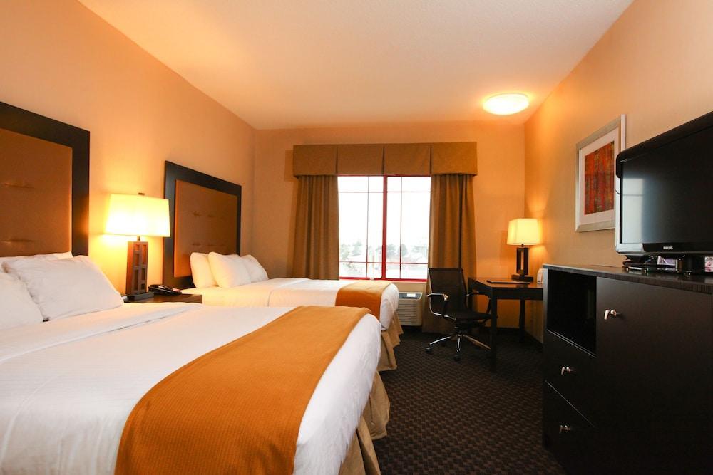 Express & - North By Ihg 2* Olathe