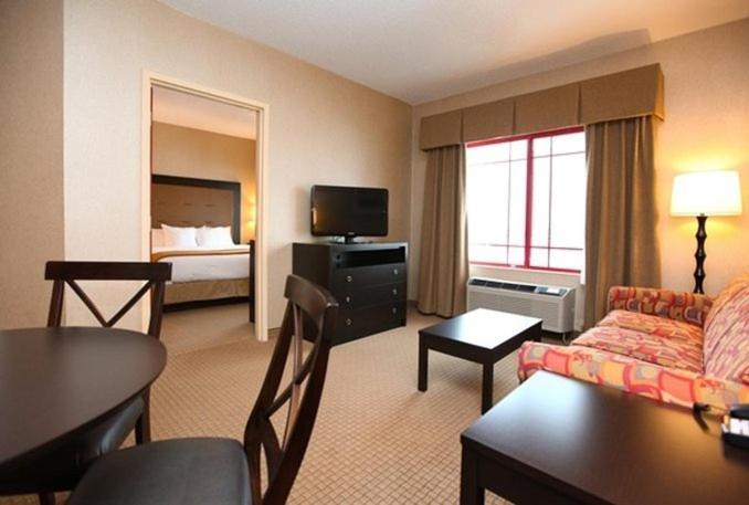 Hotel Express & - North By Ihg Olathe